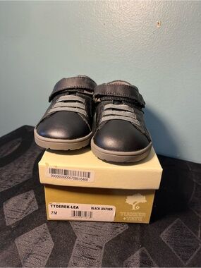 Tucker + Tate Derek-Lea Black Leather Baby, walker & Toddler Girls Sneakers 7M
